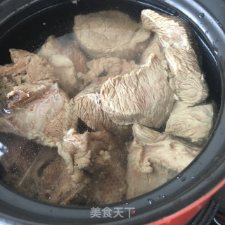 “荤菜”酸豆角卤驴肉的做法步骤：7