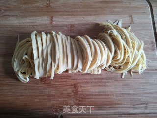 炝拌干豆腐丝的做法步骤：2