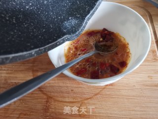 炝拌干豆腐丝的做法步骤：6