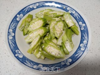 秋葵炒豆腐的做法步骤：3