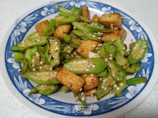 秋葵炒豆腐的做法步骤：10