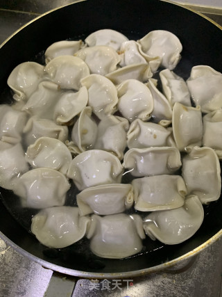 煎饺的做法步骤：3