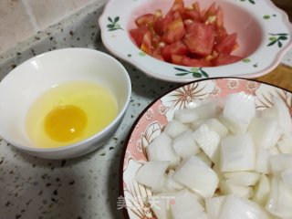 西红柿洋葱炒鸡蛋的做法步骤：1