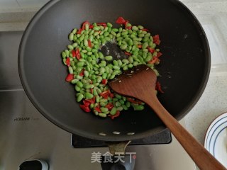 毛豆炒鸡蛋的做法步骤：4