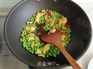 毛豆炒鸡蛋的做法步骤：6
