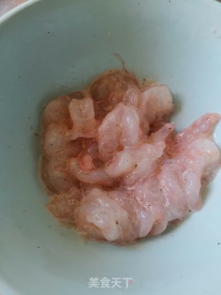 虾仁跑蛋的做法步骤：1
