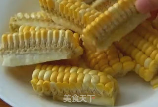 玉米烧排骨的做法步骤：2