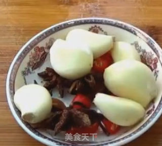 玉米烧排骨的做法步骤：3