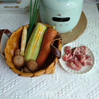 香甜可口鲜美的香菇排骨汤的做法步骤：1