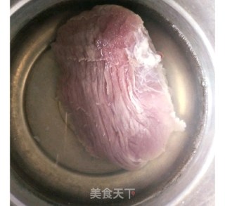 凉拌手撕牛肉的做法步骤：1