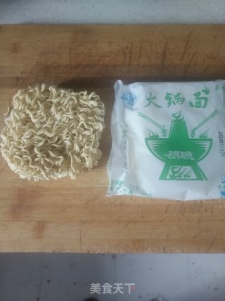 清炒泡面的做法步骤：1