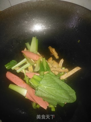 清炒泡面的做法步骤：7