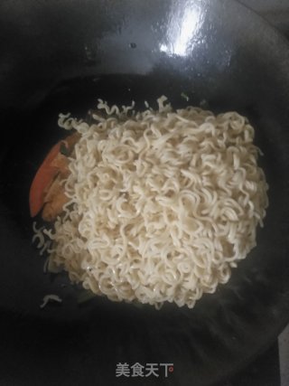 清炒泡面的做法步骤：11