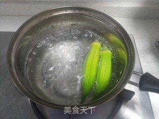 秋葵鸡蛋饼的做法步骤：2