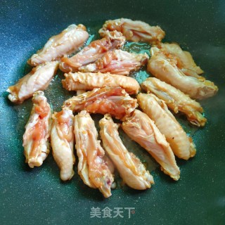 吮指蒜香鸡翅的做法步骤：10