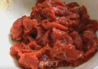 水煮牛肉的做法步骤：1