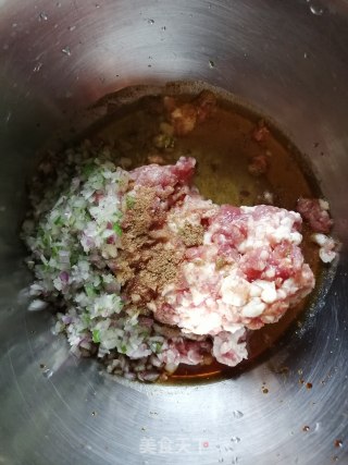 美味营养蒸饺的做法步骤：5