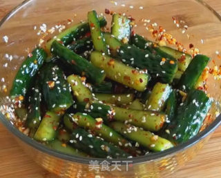 酸爽黄瓜条的做法步骤：4