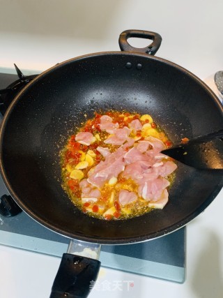 剁椒炒瘦肉的做法步骤：3