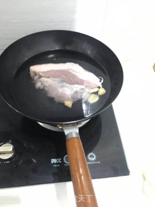 家常红烧肉的做法步骤：2