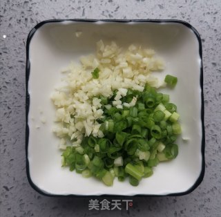 南瓜蒸排骨的做法步骤：2