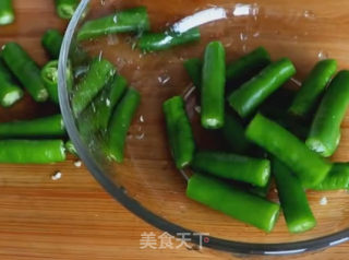 辣椒炒肉的做法步骤：1