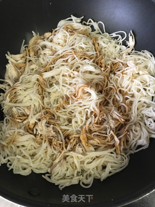 鸡丝韭菜苔豆芽炒面的做法步骤：7