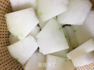 咸肉冬瓜海带汤的做法步骤：2