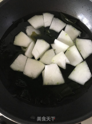 咸肉冬瓜海带汤的做法步骤：4