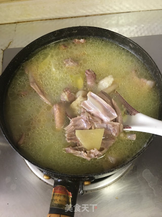 花胶咸肉炖乳鸽的做法步骤：8