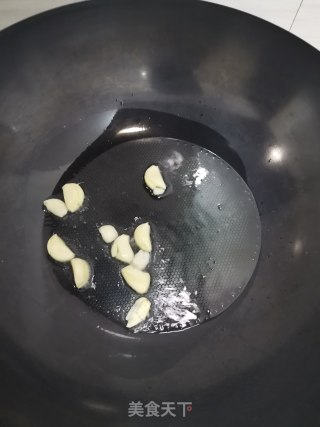木耳烧白菜的做法步骤：2