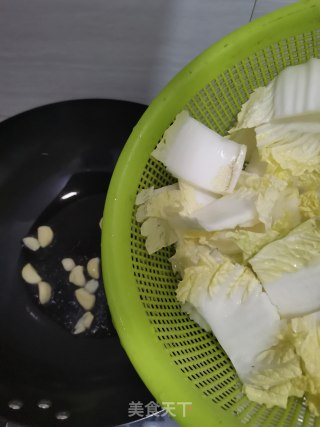 木耳烧白菜的做法步骤：3