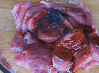 香煎牛肉的做法步骤：1