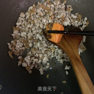 肉酱窝窝头的做法步骤：8