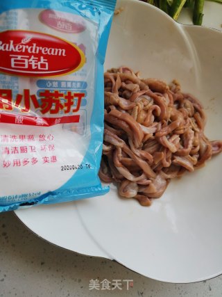 生爆肚丝的做法步骤：1
