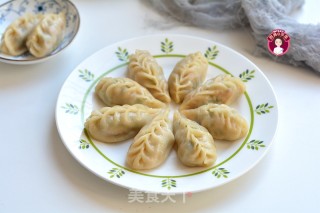 猪肉香芹胡萝卜烫面饺的做法步骤：13