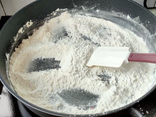 黑糖五仁月饼（内含豪华五仁馅的做法）的做法步骤：7