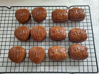 黑糖五仁月饼（内含豪华五仁馅的做法）的做法步骤：22