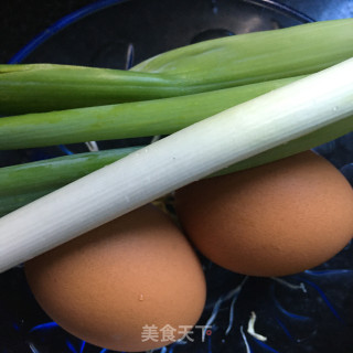 时蔬炒鸡蛋的做法步骤：1
