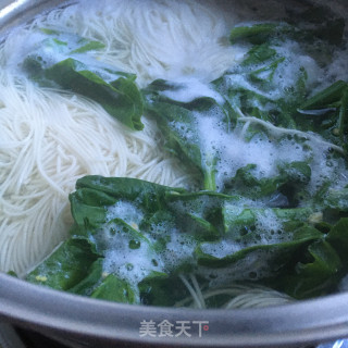 芥兰苗虾仁鸡蛋面的做法步骤：8