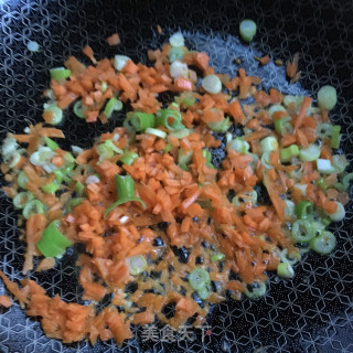 胡萝卜鸡蛋炒米的做法步骤：6