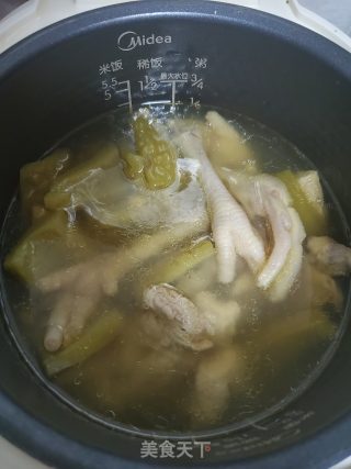 鸡爪苦瓜黄豆汤的做法步骤：7