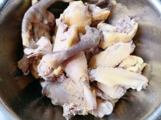 炖乌脚鸡的做法步骤：5