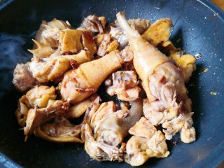 炖乌脚鸡的做法步骤：8