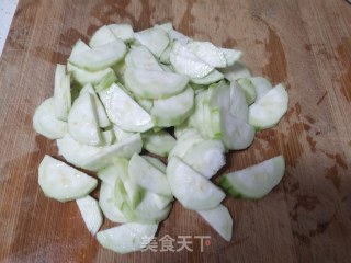丝瓜豆腐汤的做法步骤：2