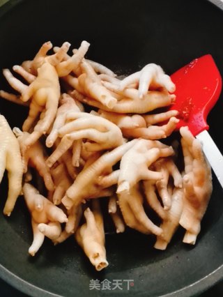 辣酱啤酒凤爪的做法步骤：4
