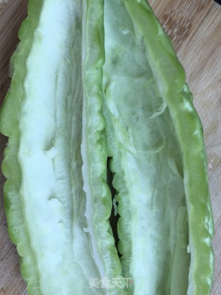 苦瓜拌卤驴肉的做法步骤：2