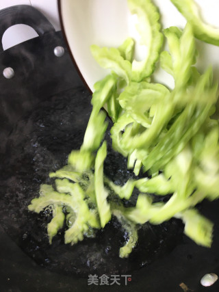 苦瓜拌卤驴肉的做法步骤：5