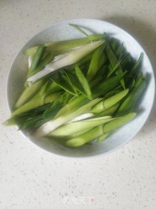 蒜苗回锅肉的做法步骤：3