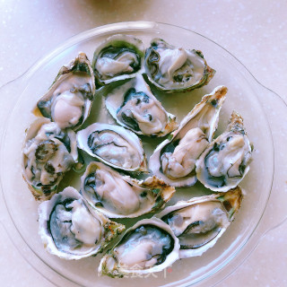 青椒蒜蓉蒸生蚝的做法步骤：3